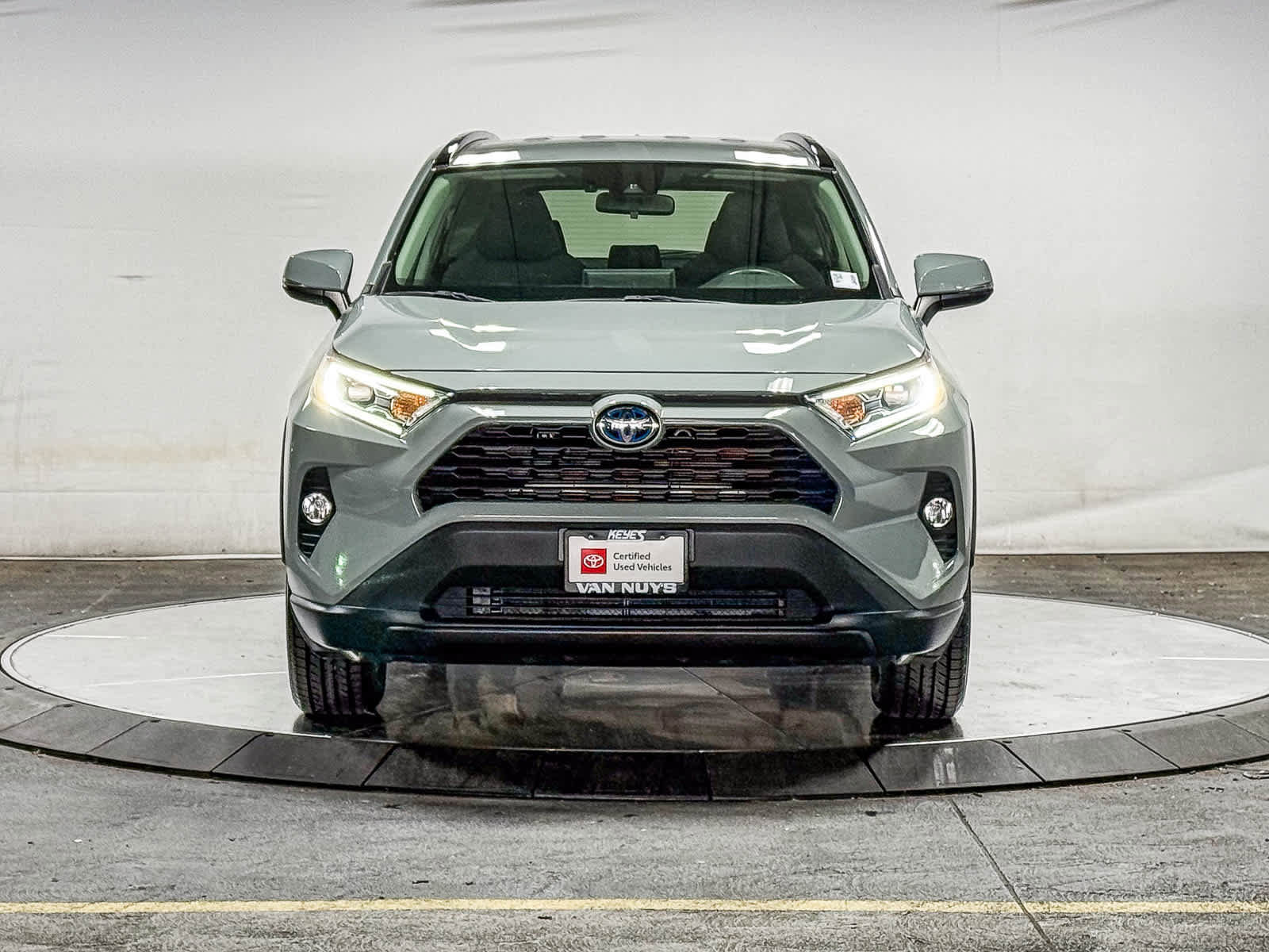 Certified 2020 Toyota RAV4 XLE w/ Carpet Mat Package AWD/4WD image 6