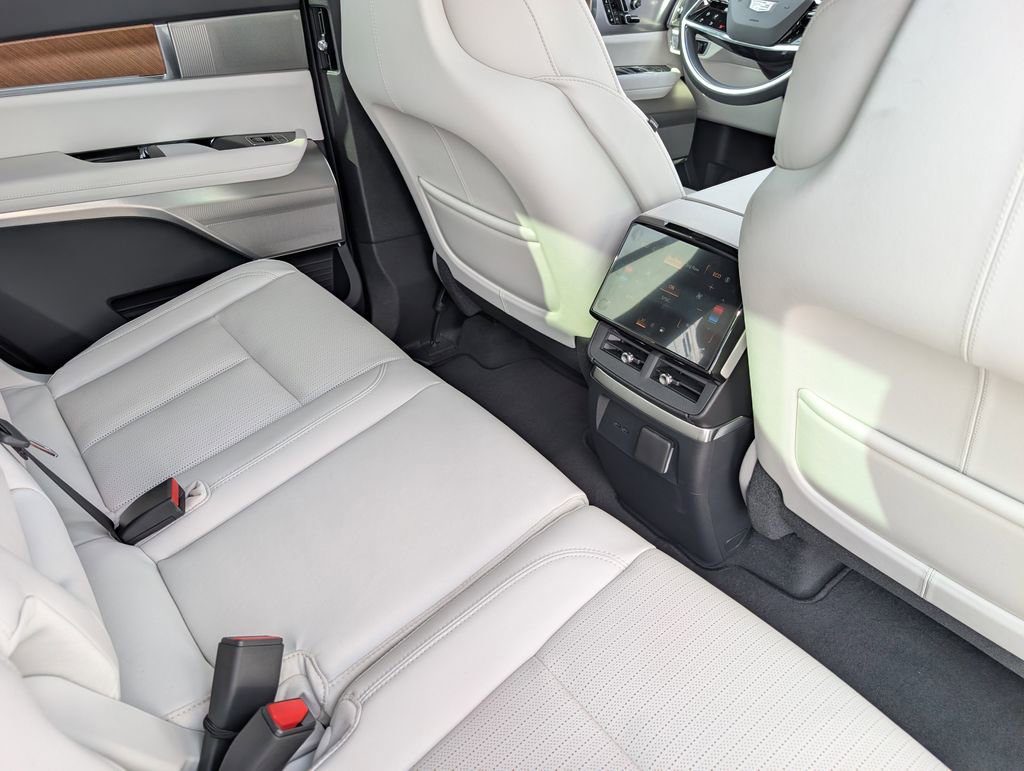 New 2026 Cadillac Vistiq Sport image 19