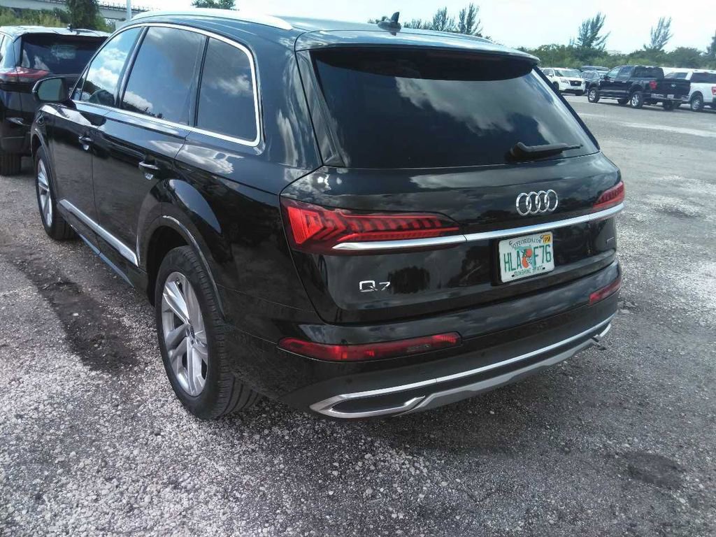 Used 2024 Audi Q7 3.0T Premium Plus AWD/4WD image 2