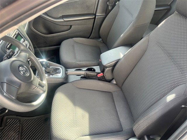 Used 2014 Volkswagen Jetta S image 5