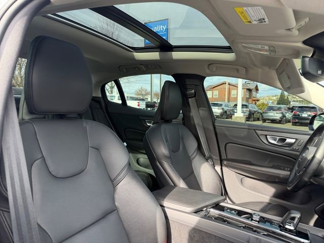 Used 2024 Volvo S60 B5 Core image 31