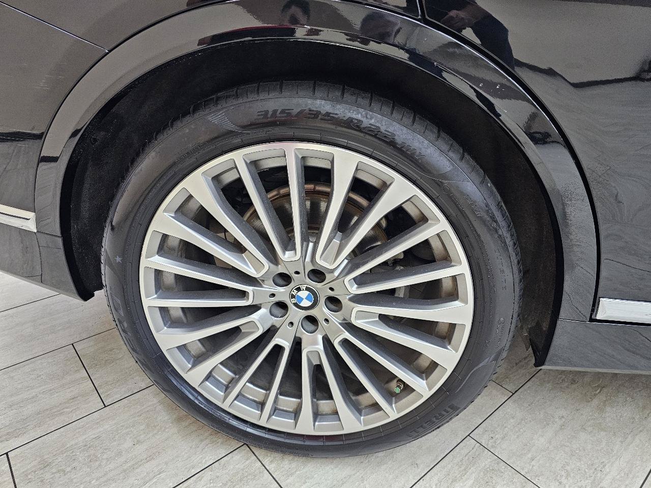 Used 2020 BMW X7 xDrive40i w/ Premium Package AWD/4WD image 43