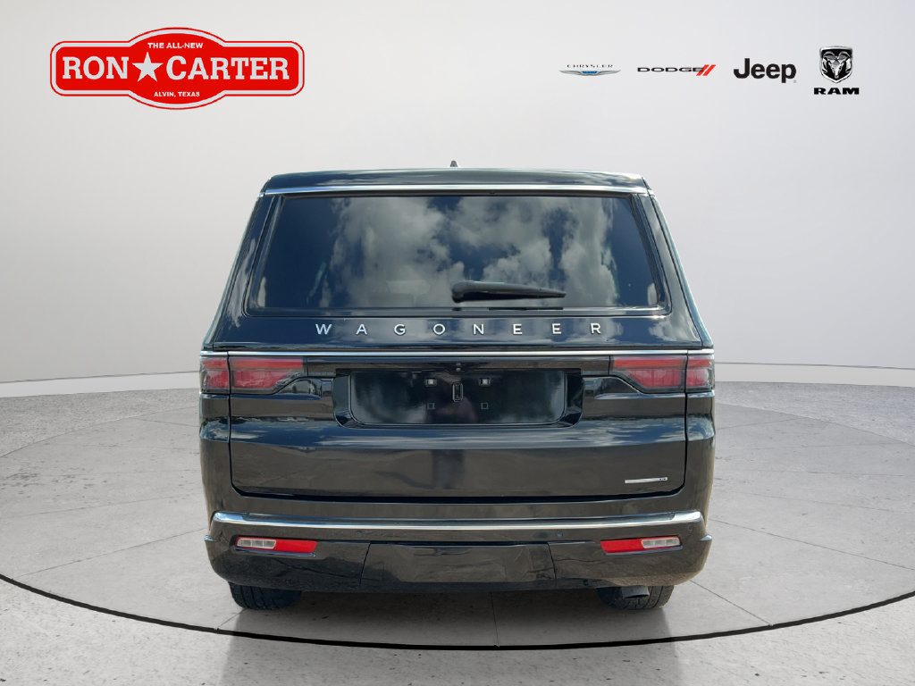 Used 2024 Jeep Wagoneer L Series II AWD/4WD image 5