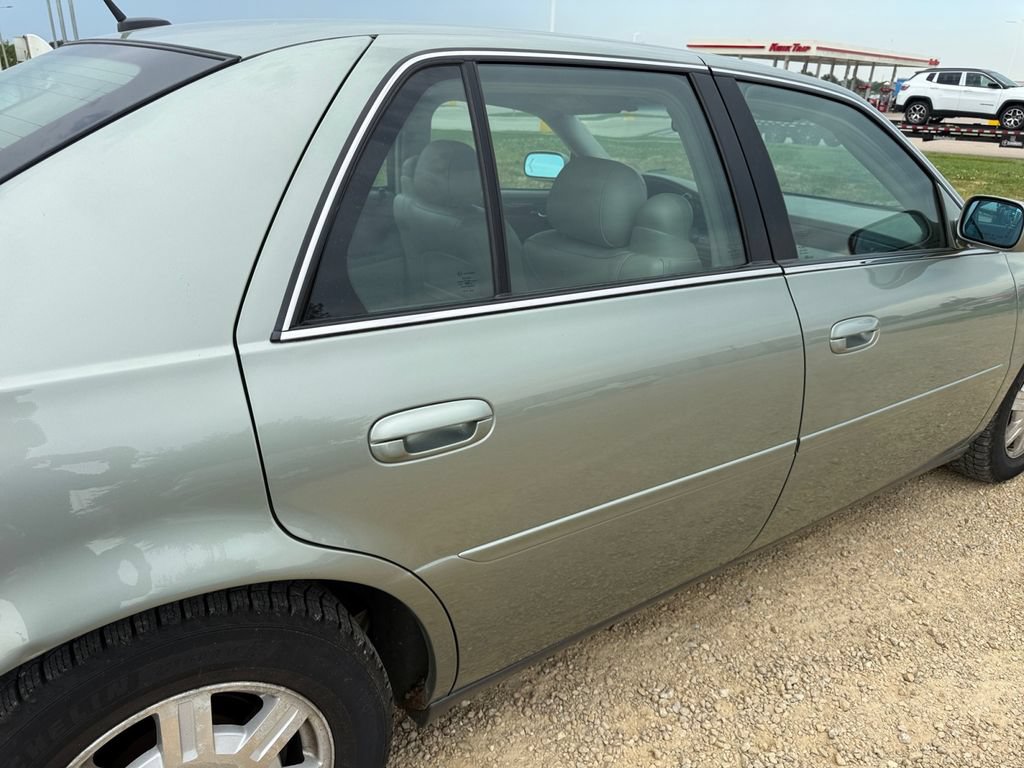 Used 2005 Cadillac De Ville FWD image 32