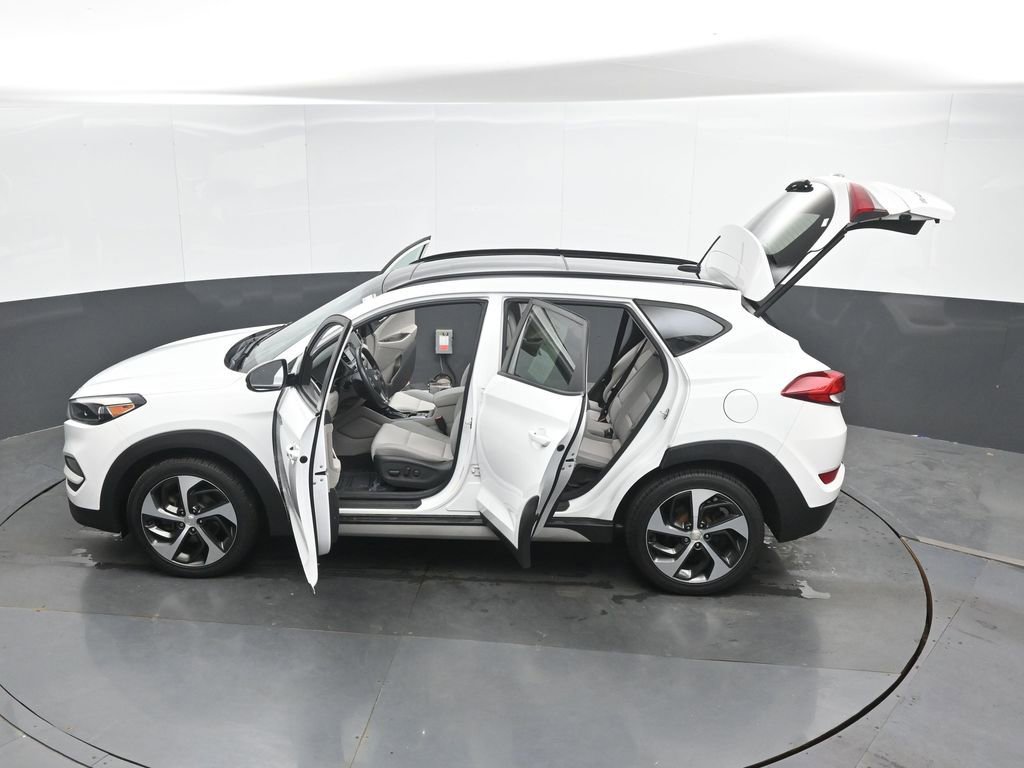 Used 2017 Hyundai Tucson Value AWD/4WD image 43
