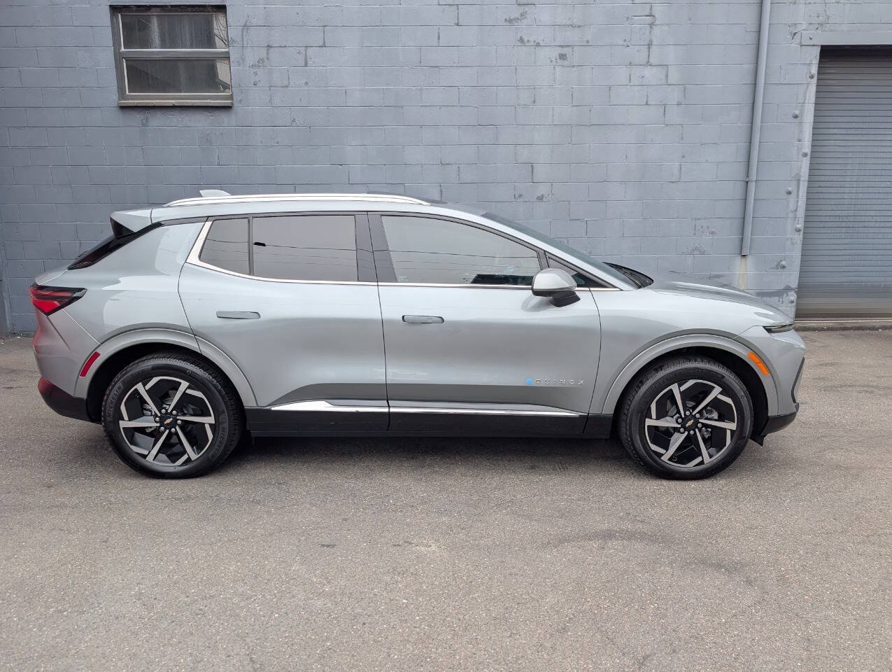 Used 2024 Chevrolet Equinox EV LT AWD/4WD image 4