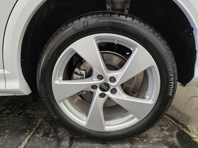 Used 2025 Audi Q5 Premium Plus w/ Premium Plus AWD/4WD image 14