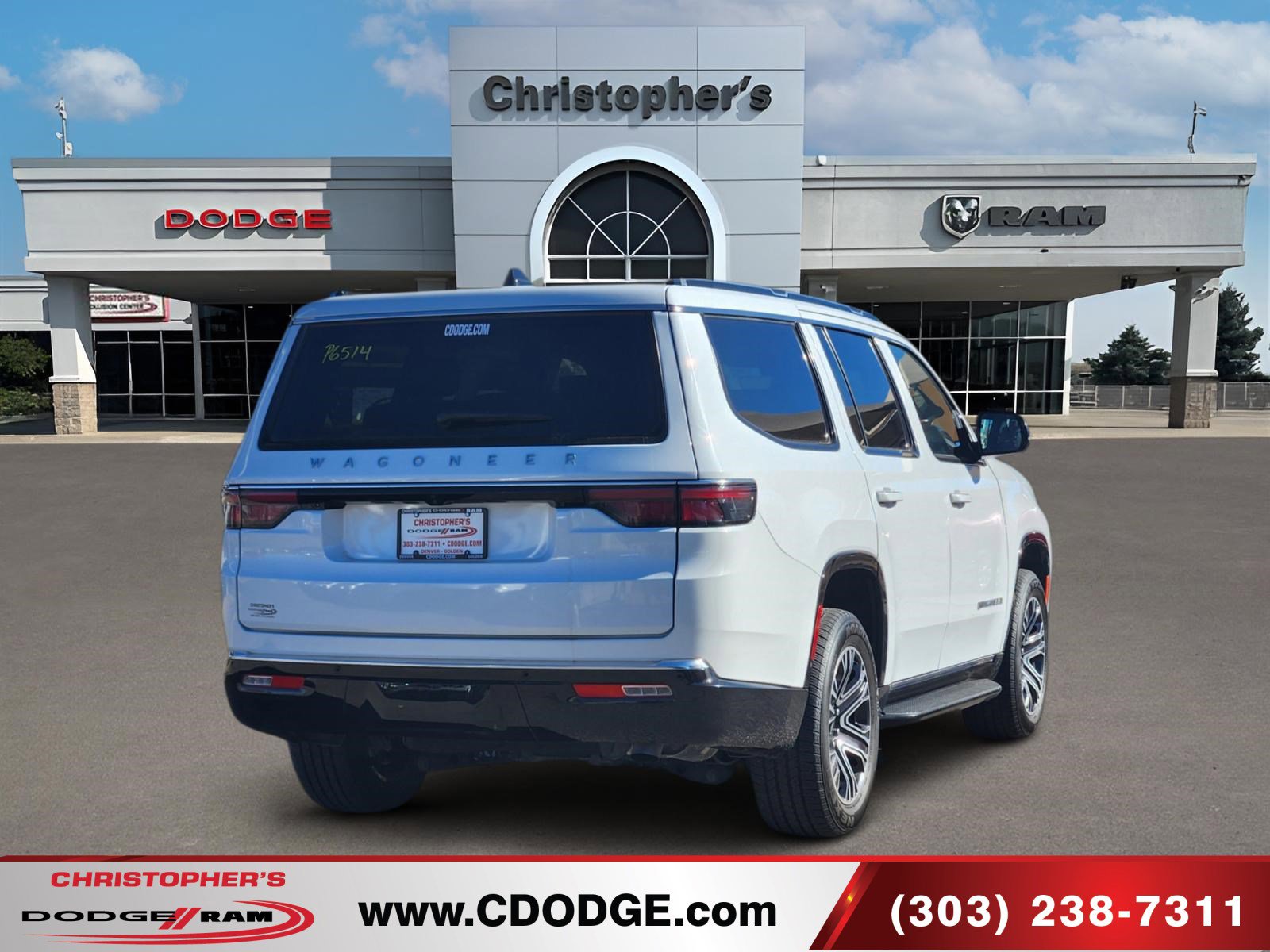 Used 2025 Jeep Wagoneer 4WD image 3