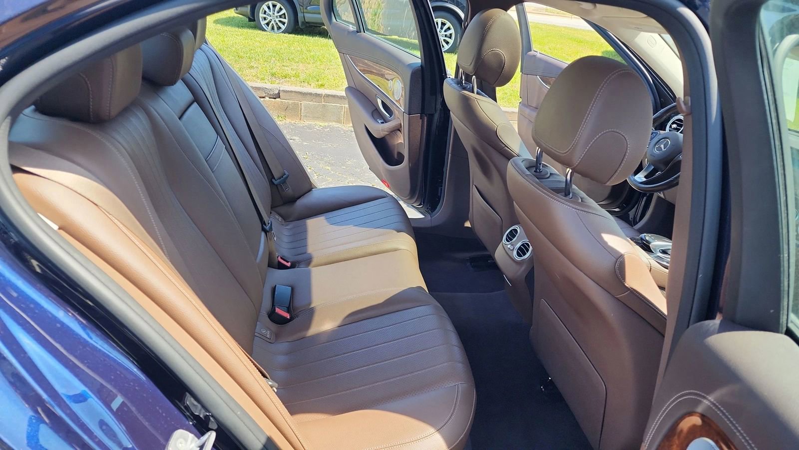 Used 2018 Mercedes-Benz E 300 4MATIC image 20