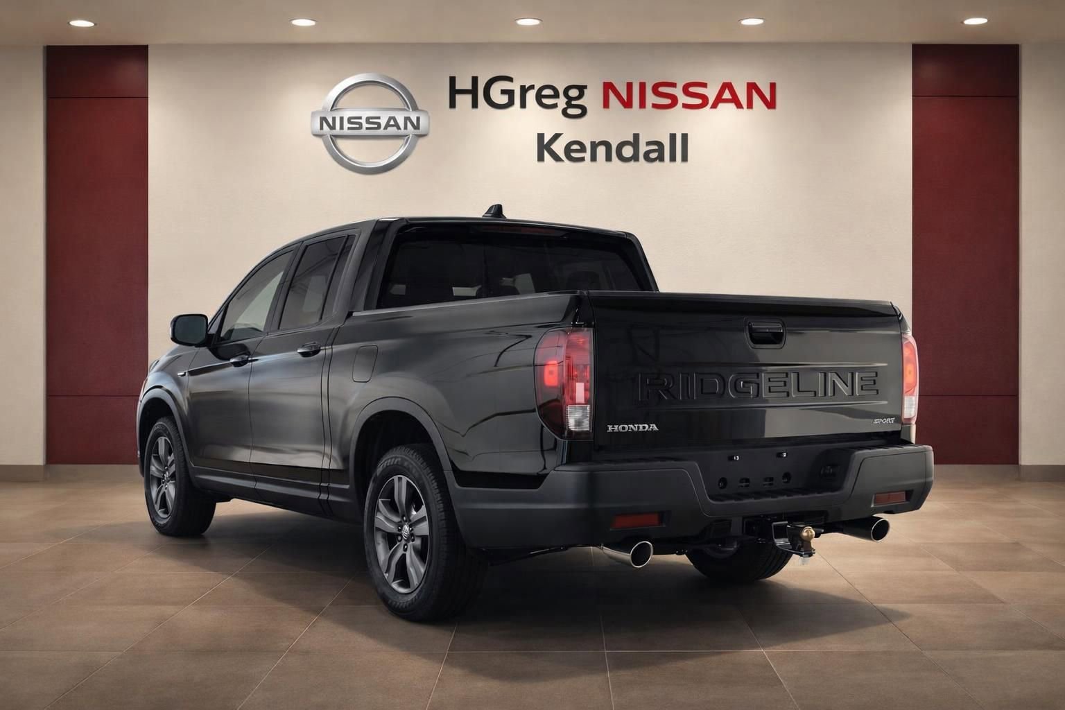 Used 2025 Honda Ridgeline Sport image 2