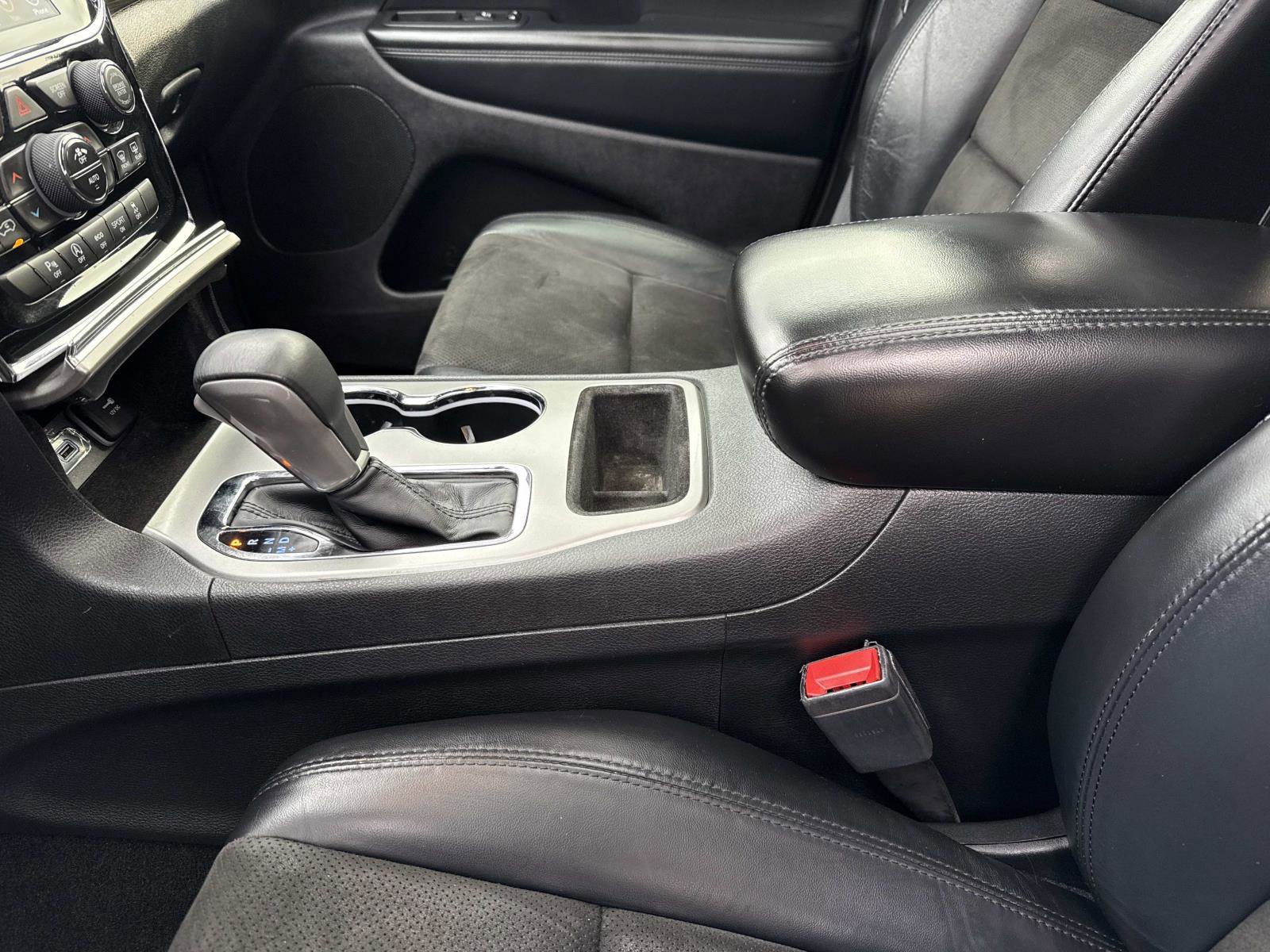 Used 2019 Jeep Grand Cherokee Altitude image 14