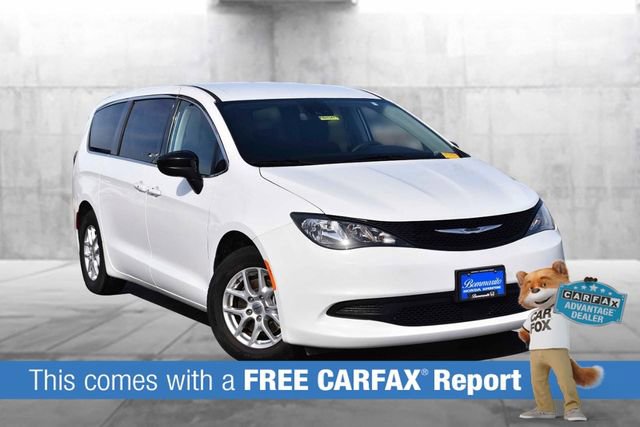 Used 2024 Chrysler Voyager LX image 2