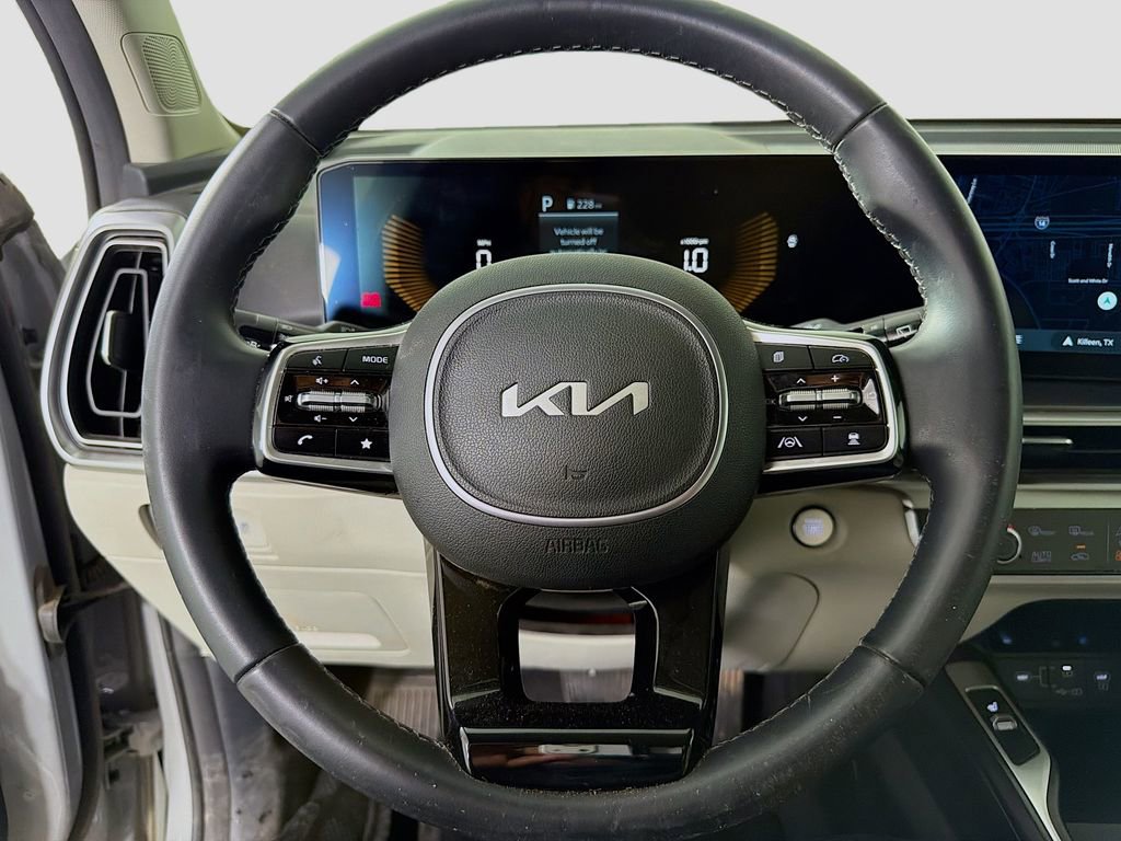 Used 2025 Kia Sorento S image 14