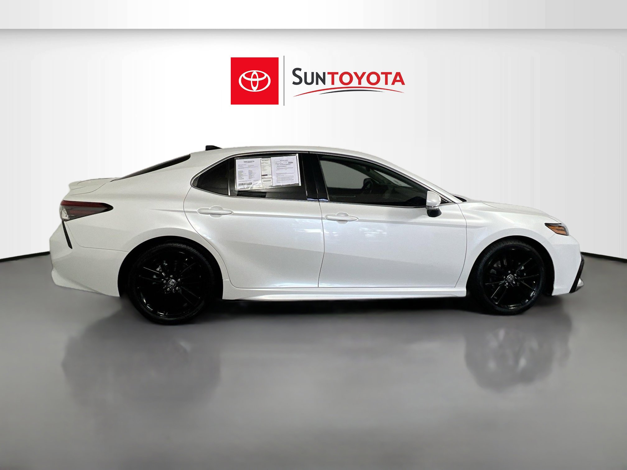 Used 2023 Toyota Camry XSE image 2