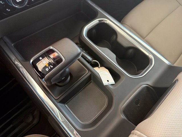 Used 2024 Chevrolet Silverado 1500 LTZ AWD/4WD image 24