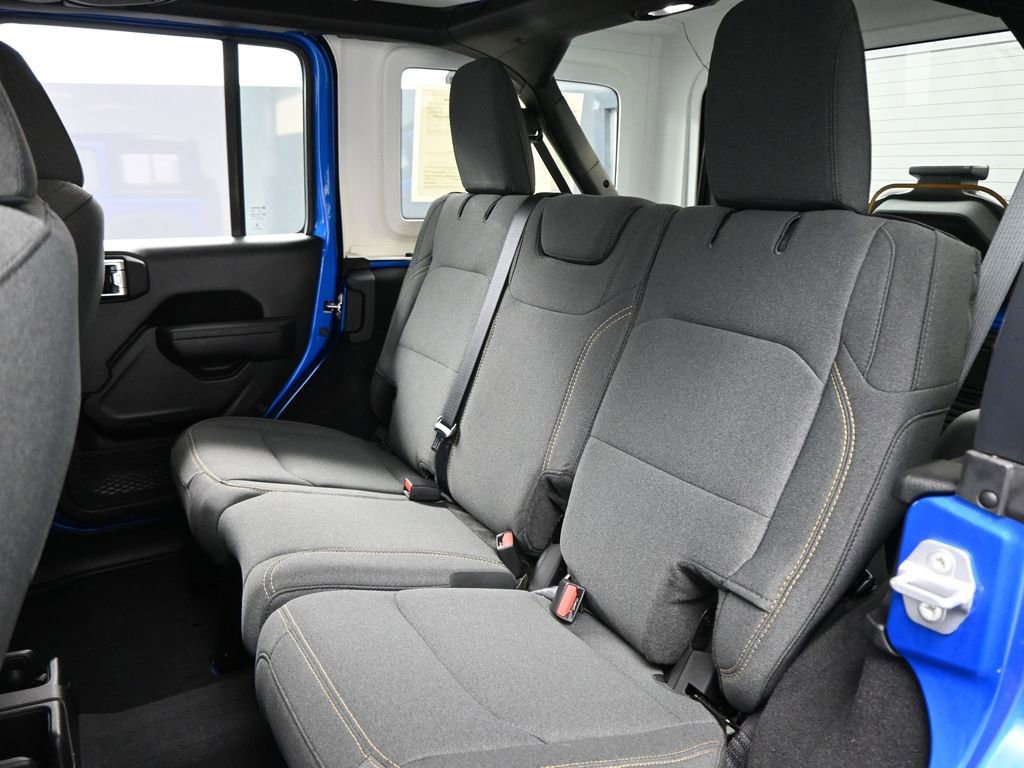 Used 2025 Jeep Wrangler Sport image 13