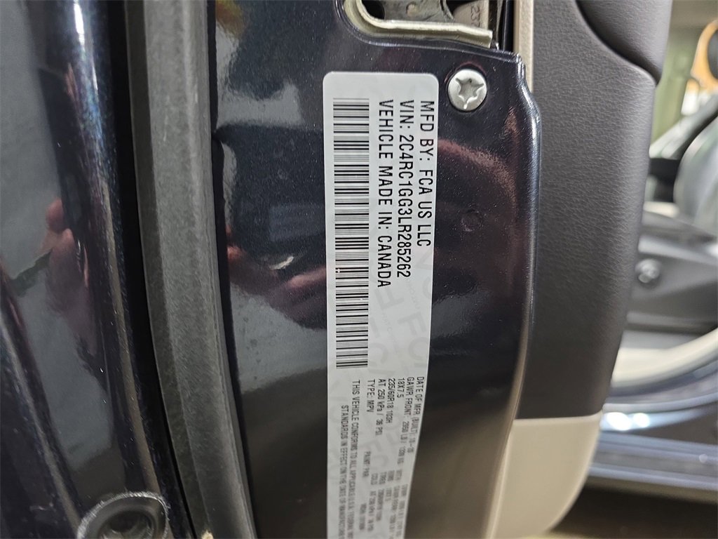 Used 2020 Chrysler Pacifica Limited image 36