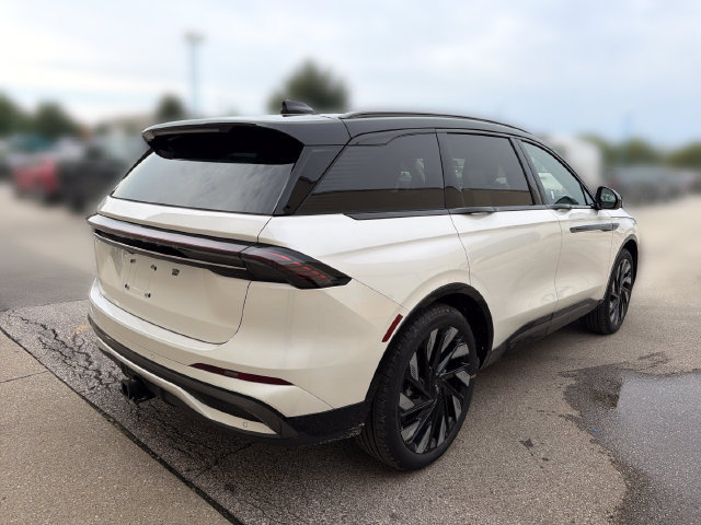 New 2026 Lincoln Nautilus Reserve AWD/4WD image 6