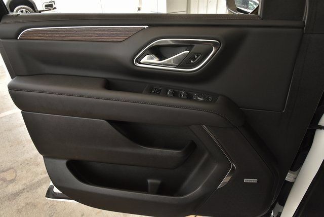 Used 2024 Chevrolet Suburban High Country AWD/4WD image 12