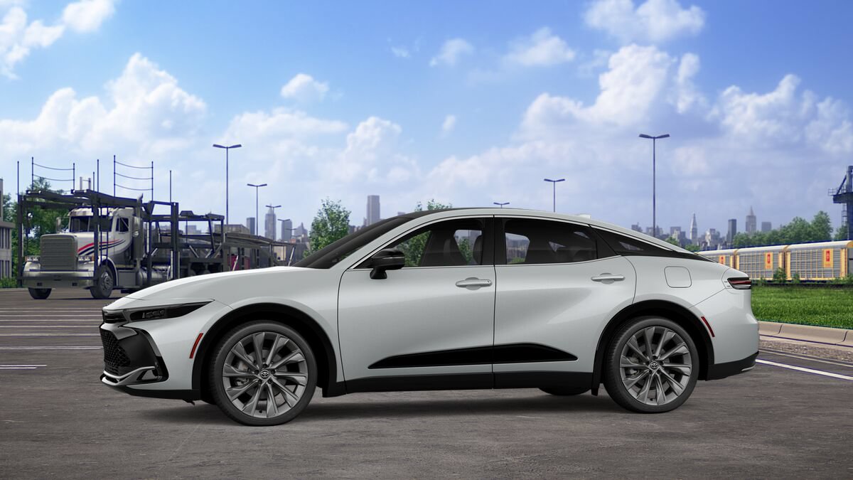 New 2027 Toyota Crown AWD/4WD image 3