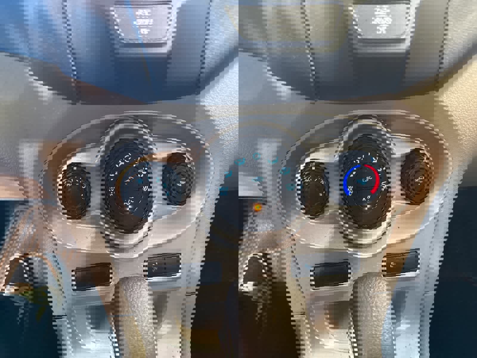 Used 2014 Ford Fiesta SE image 20