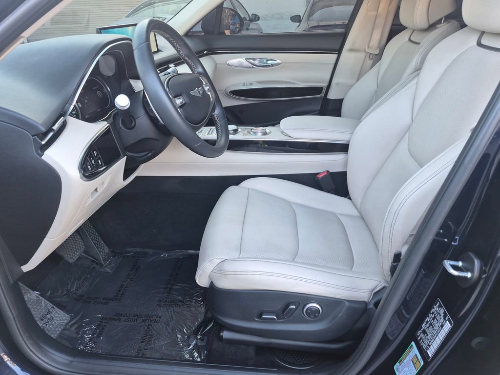 Used 2023 Genesis GV70 2.5T AWD/4WD image 13