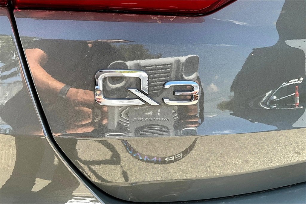 Certified 2025 Audi Q3 2.0T Premium Plus w/ Premium Plus Package image 24