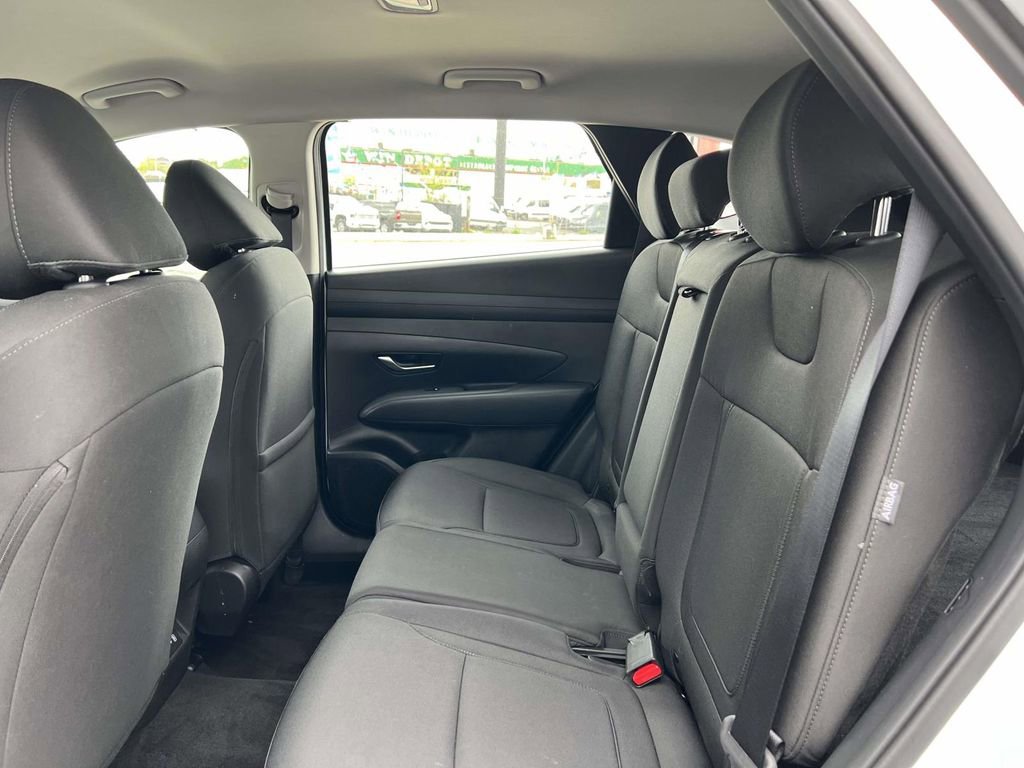 Certified 2025 Hyundai Tucson SE AWD/4WD image 12