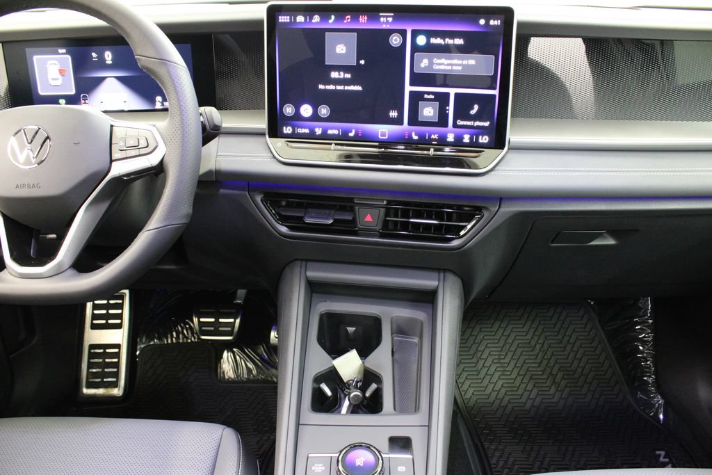 New 2026 Volkswagen Tiguan SE R-Line FWD image 21