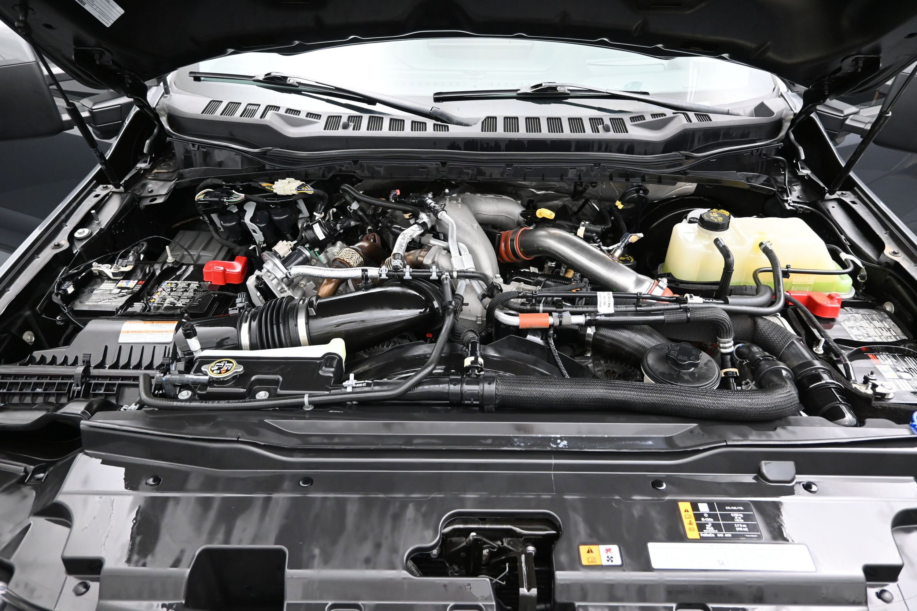 Used 2023 Ford F250 Lariat w/ Lariat Ultimate Package AWD/4WD image 8