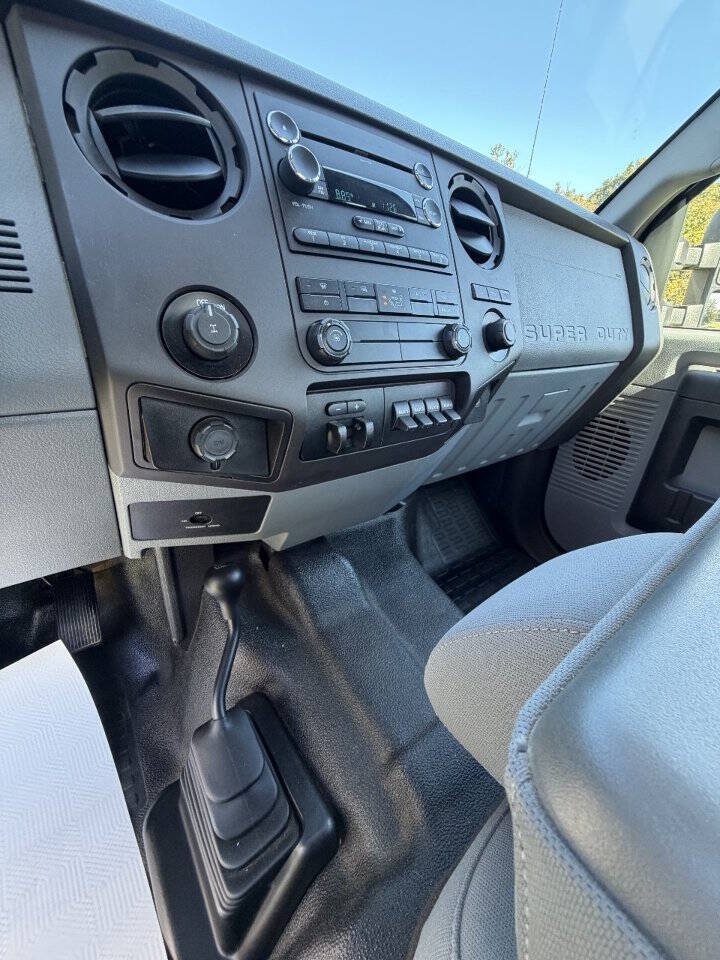 Used 2016 Ford F250 XL w/ XL Appearance Package AWD/4WD image 19