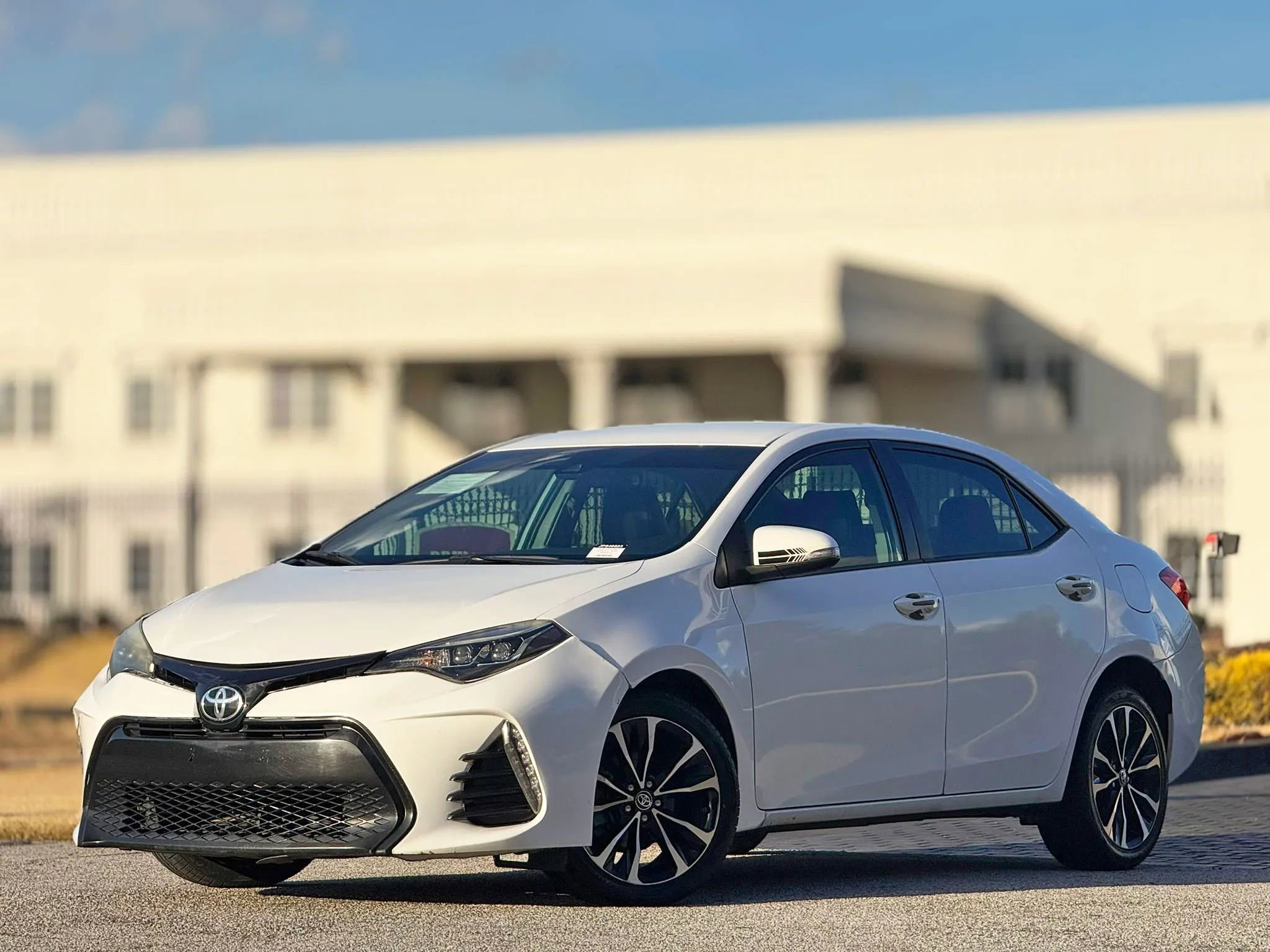 Used 2018 Toyota Corolla SE image 1