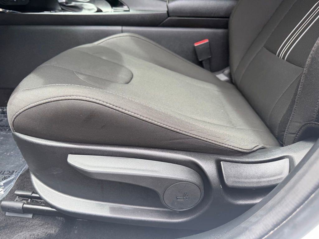 Used 2025 Hyundai Elantra SEL FWD image 18