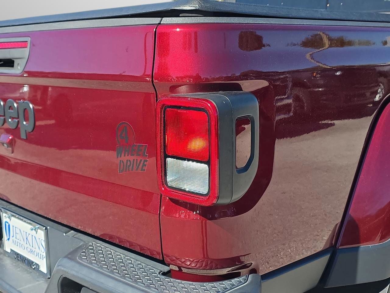 Used 2021 Jeep Gladiator Sport image 12