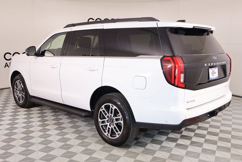 Used 2025 Ford Expedition Active image 24