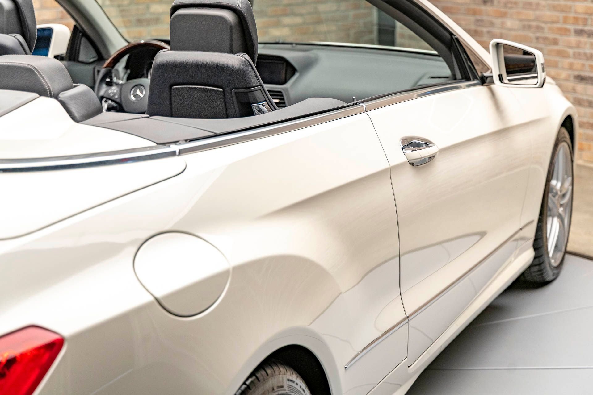 Used 2011 Mercedes-Benz E 550 Cabriolet image 24