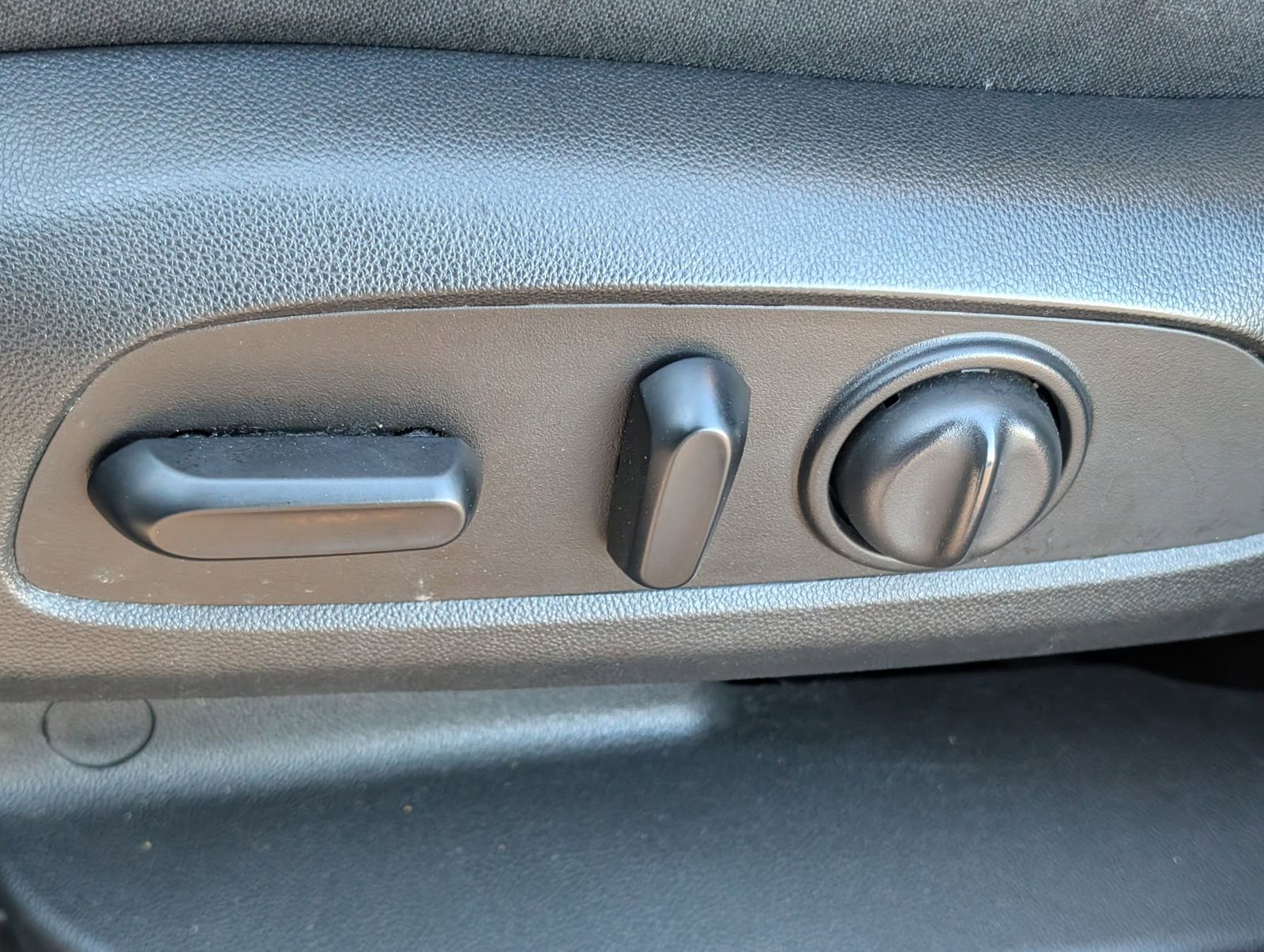 Used 2020 GMC Terrain SLE w/ Driver Convenience Package image 21