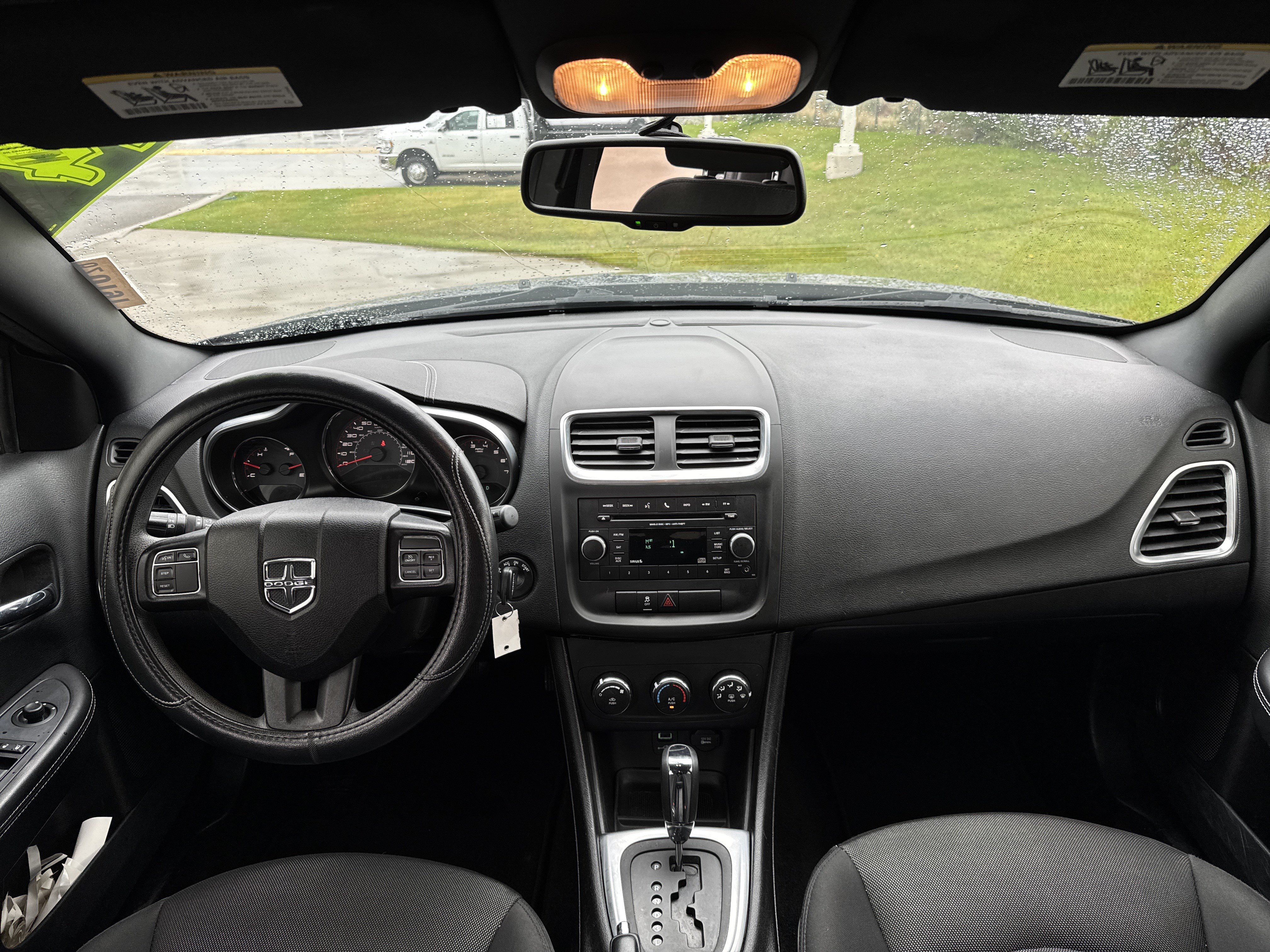 Used 2014 Dodge Avenger SE FWD image 19