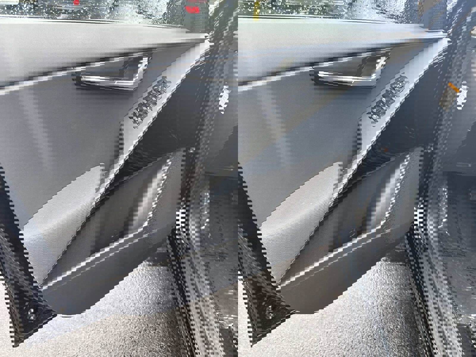 Used 2023 Kia Niro EX image 17