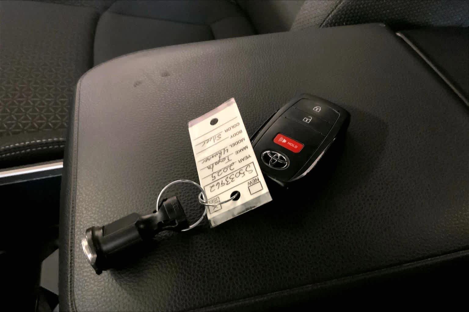 Used 2025 Toyota 4Runner SR5 image 14