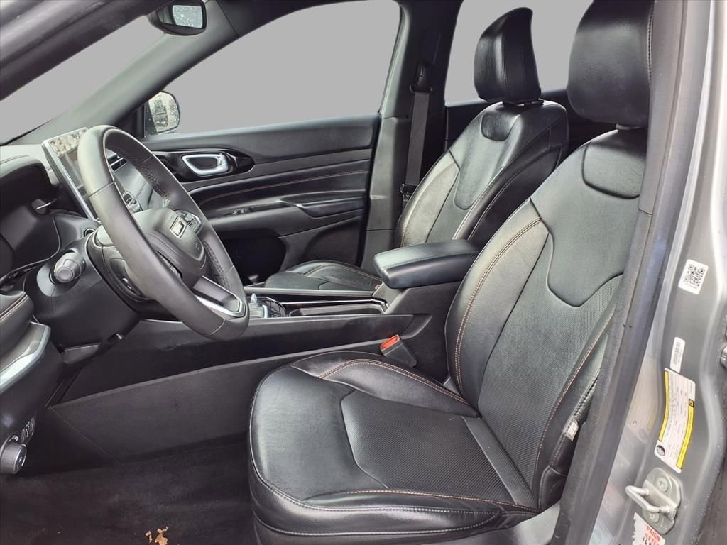 Used 2023 Jeep Compass Limited image 21