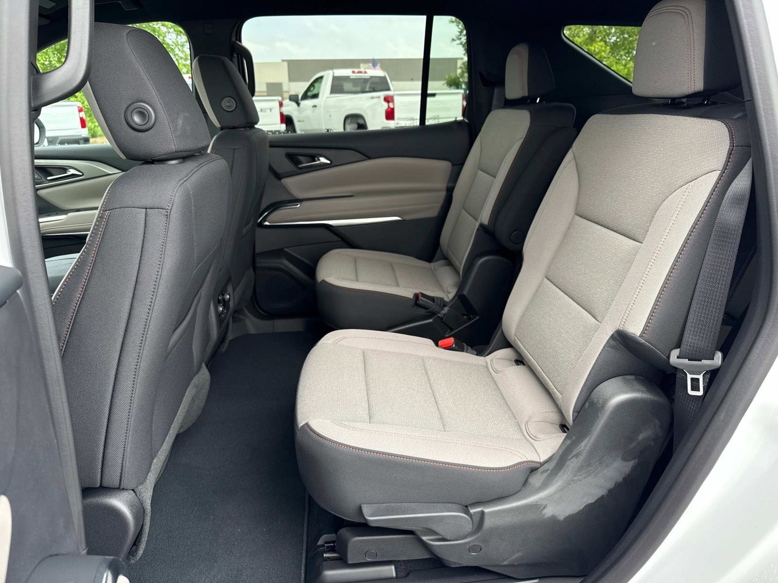 New 2025 Chevrolet Traverse LT w/ LPO, Floor Liner Package image 11