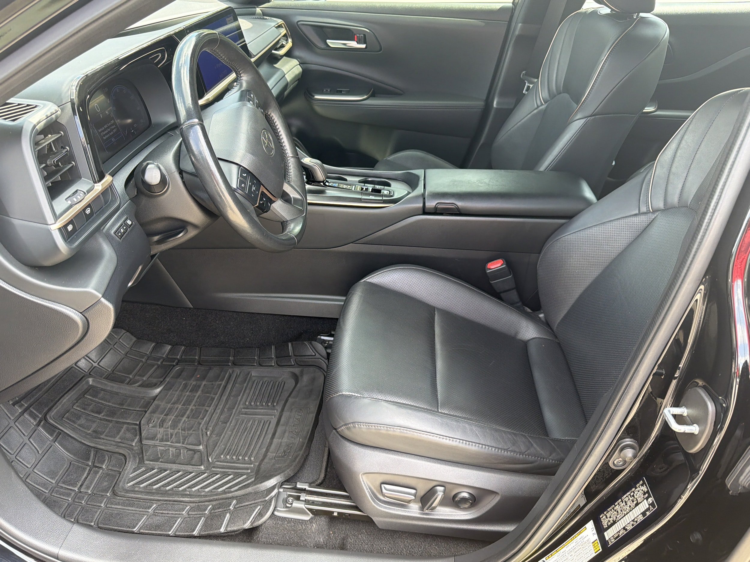 Used 2023 Toyota Crown AWD/4WD image 17