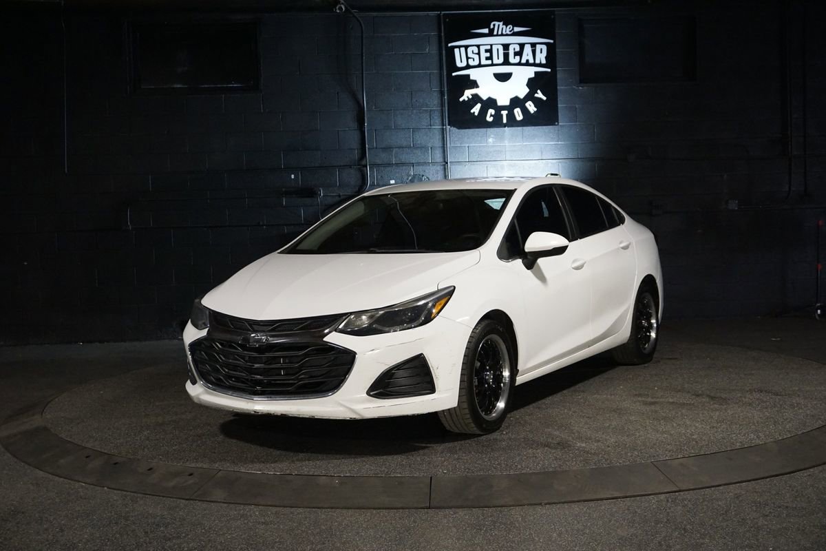 Used 2019 Chevrolet Cruze LT w/ LT Fleet Convenience Package image 1