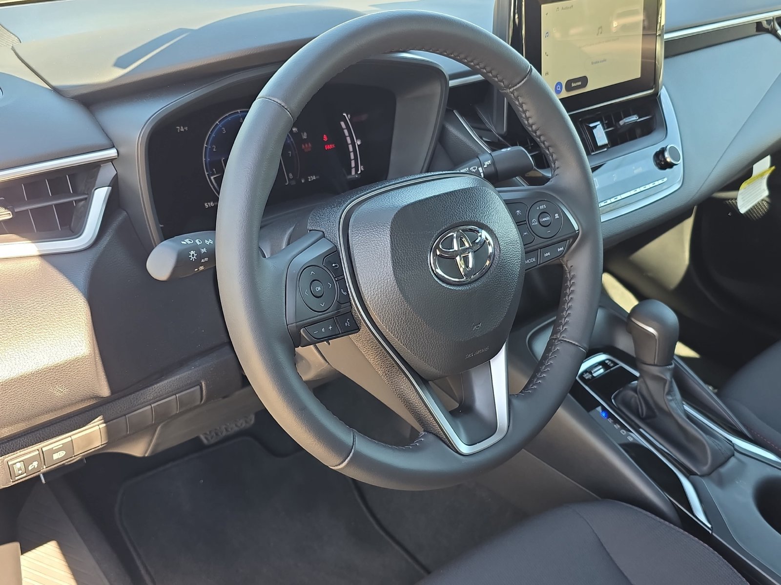 Used 2026 Toyota Corolla SE FWD image 13