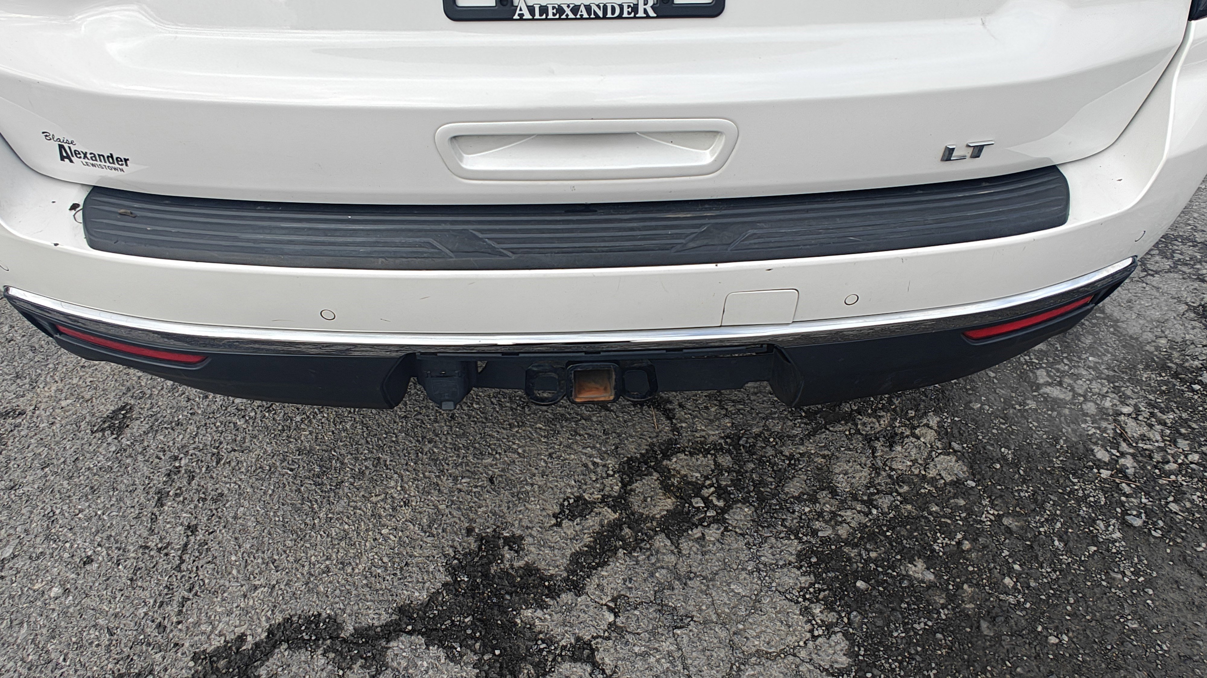 Used 2022 Chevrolet Suburban LT w/ Max Trailering Package image 7