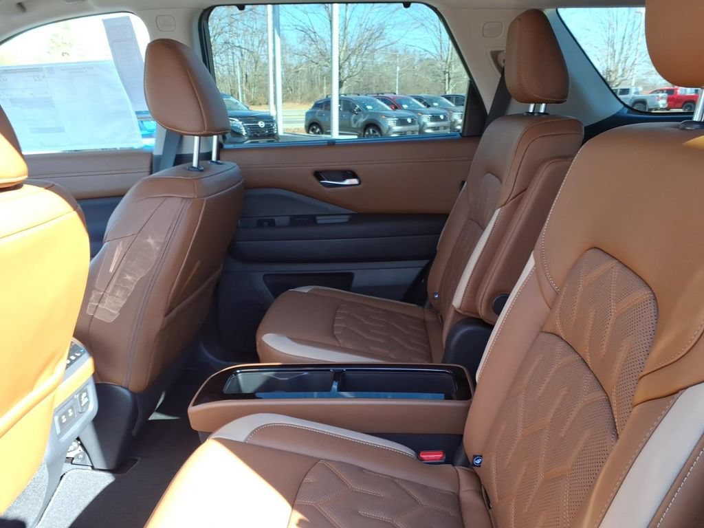 New 2026 Nissan Pathfinder Platinum AWD/4WD image 8