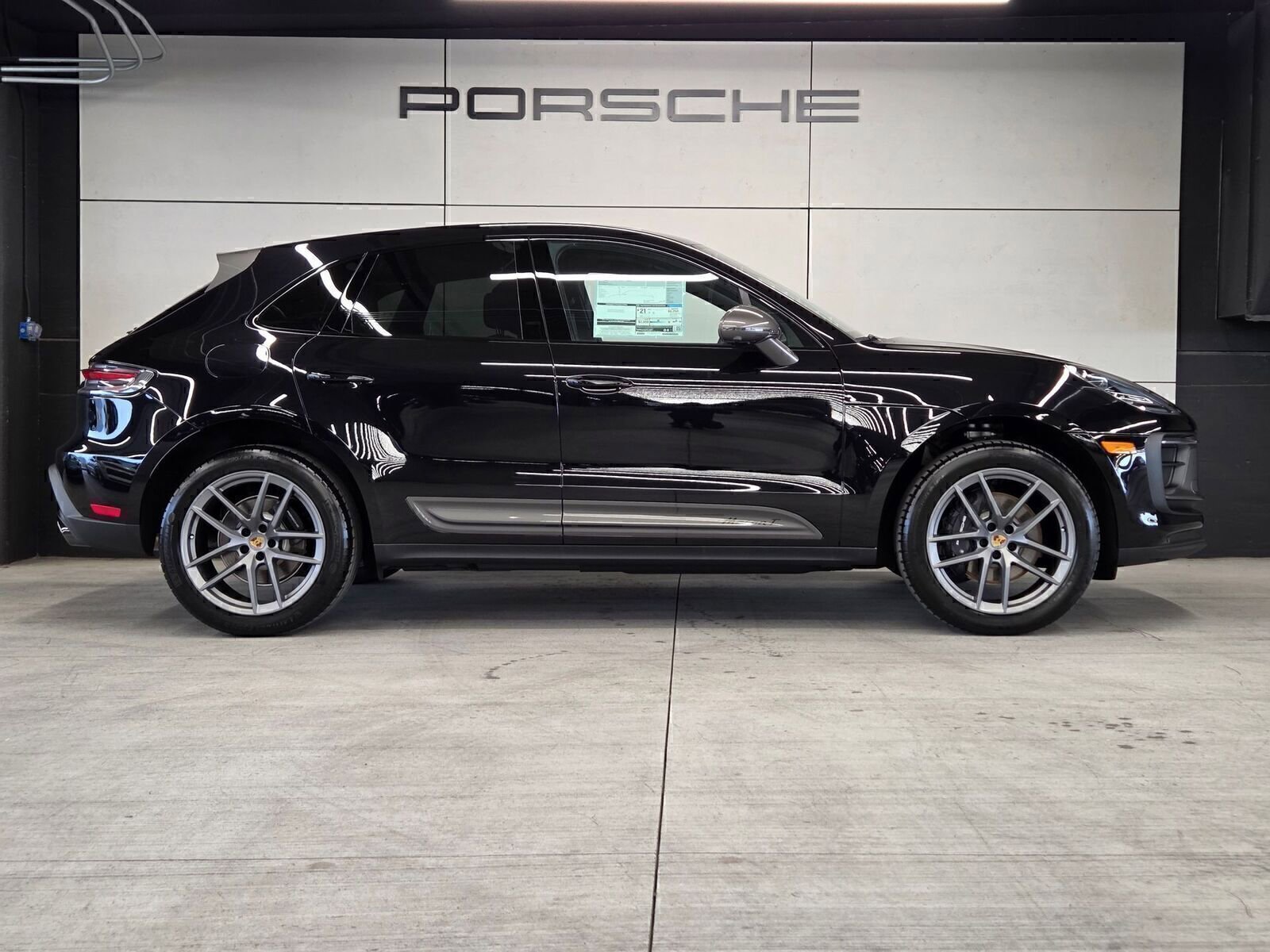 Certified 2026 Porsche Macan Turbo AWD/4WD image 29