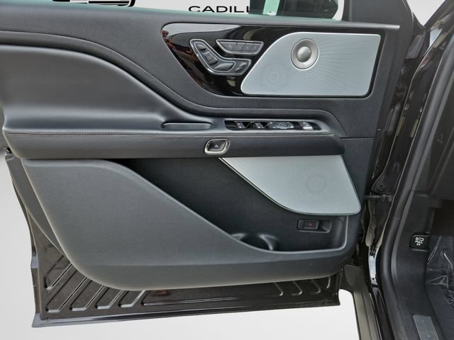 Used 2022 Lincoln Aviator Reserve w/ Equipment Group 201A AWD/4WD image 18