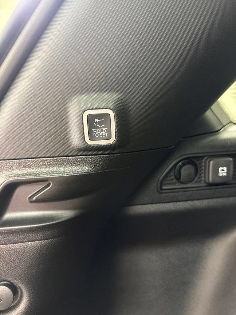 Used 2026 Jeep Grand Cherokee Limited AWD/4WD image 10